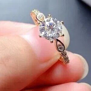 💍 "Romantic Beautiful Carved Zircon Gold Plated Dainty Ring UNVN12001